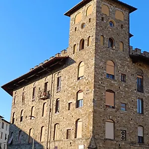 Castle 2 Bedrooms, 2 Bathrooms Apartment Florence