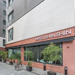 Shinshin Myeongdong מלון