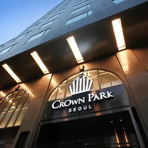 Crown Park Myeongdong מלון